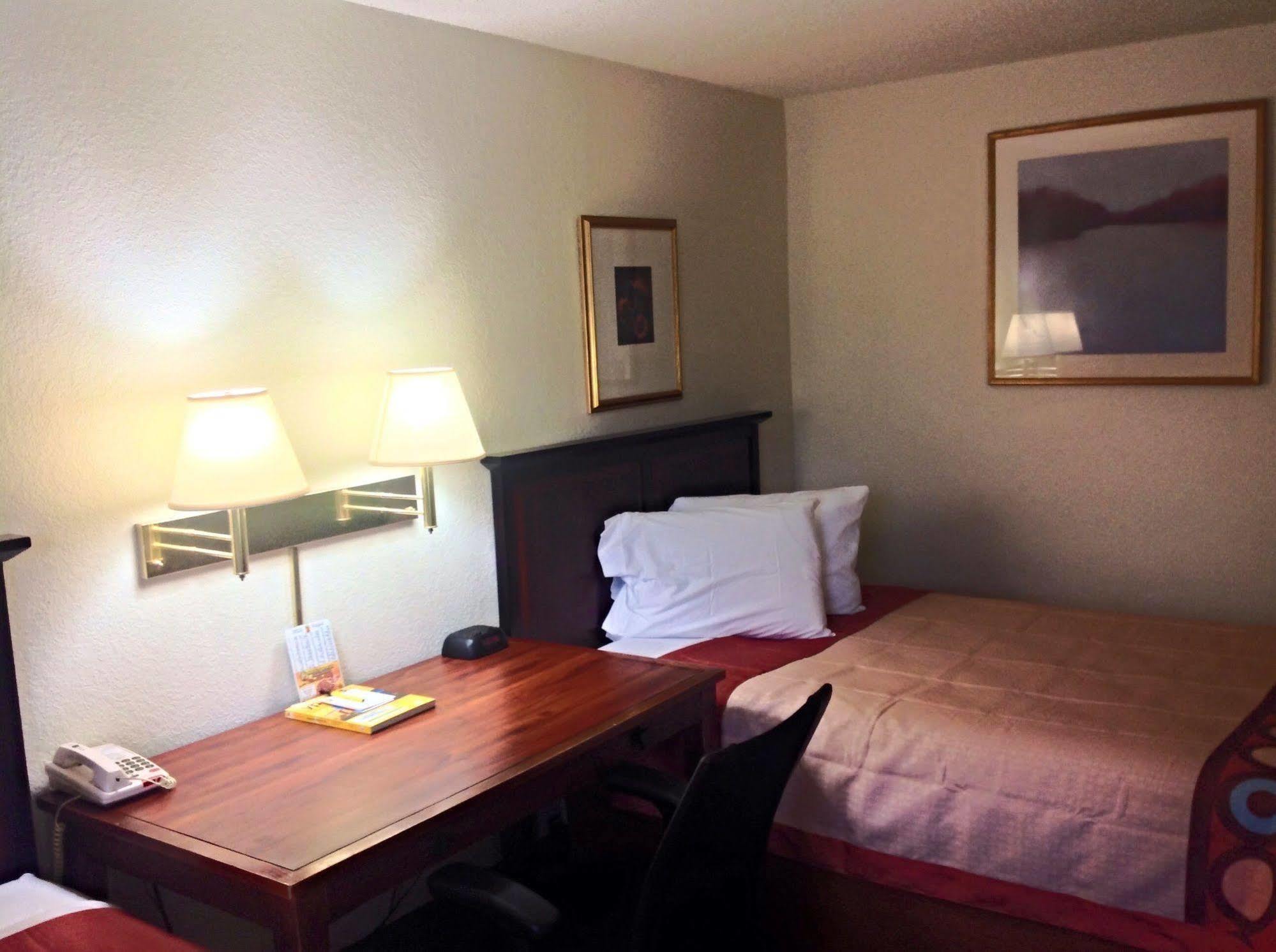 Super 8 By Wyndham Augusta Ft Eisenhower Area Esterno foto